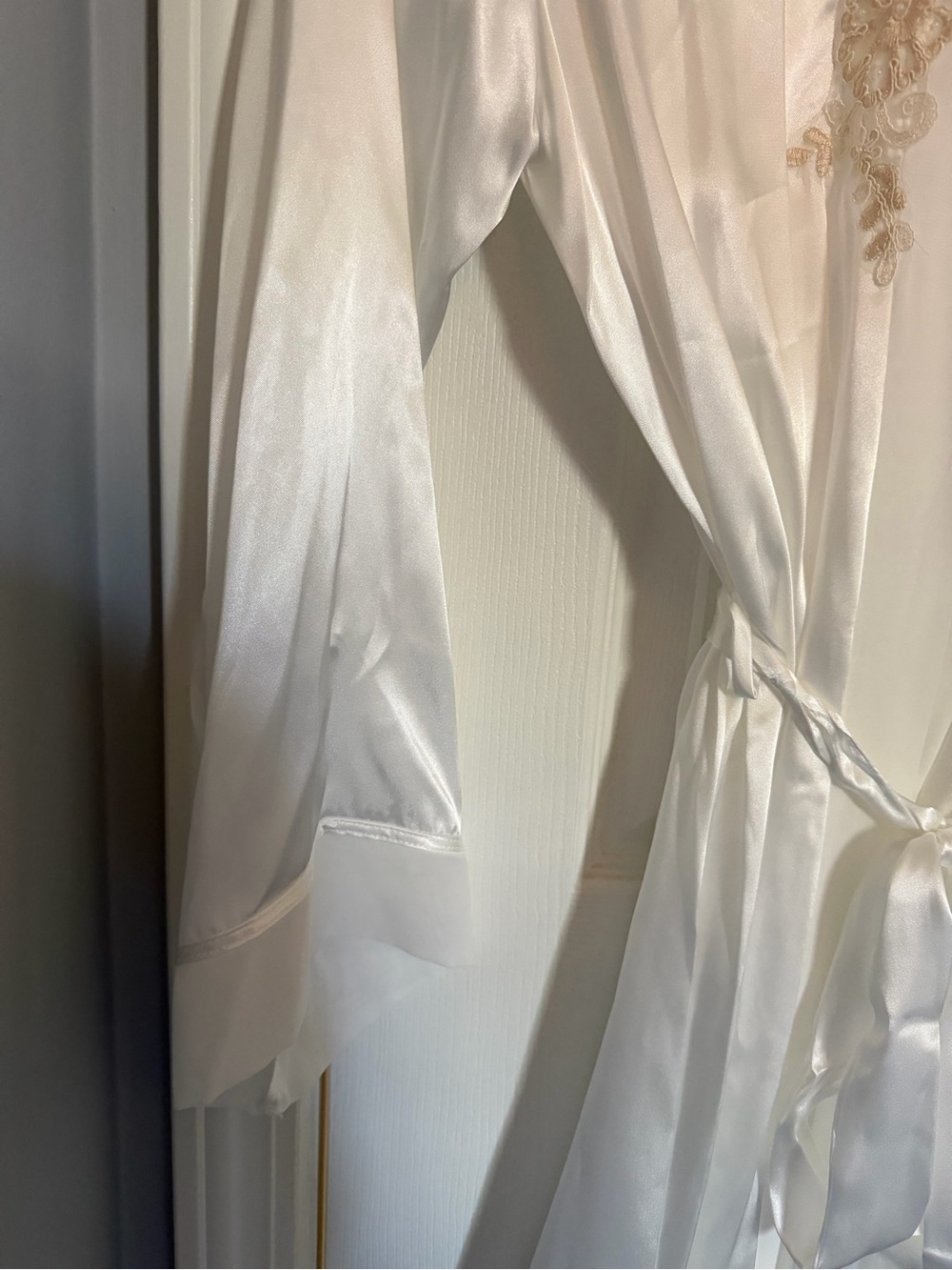 Linea Donatella Bridal Robe - Picture 3 of 5